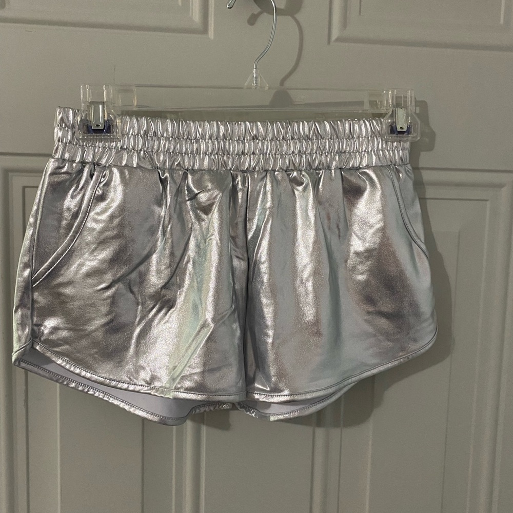 Pumpkino silver shorts juniors large - Picture 1 of 9